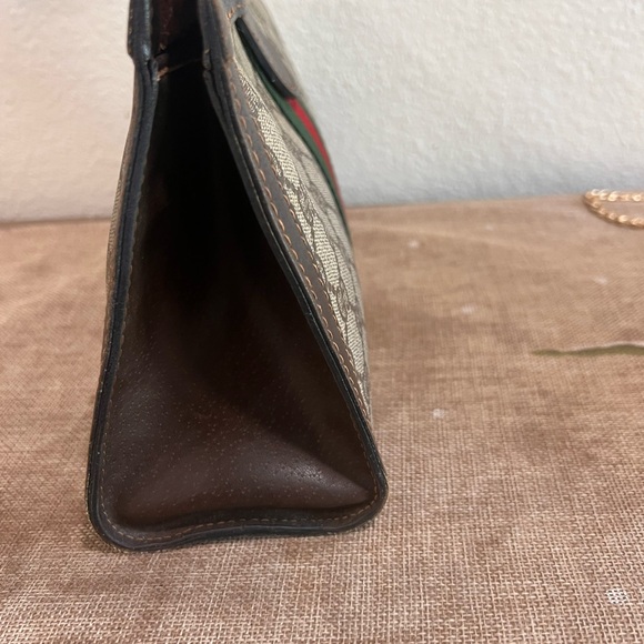 Authentic Gucci Brown Monogram Canvas Clutch with Green and Red Web Stripe - Picture 4 of 7